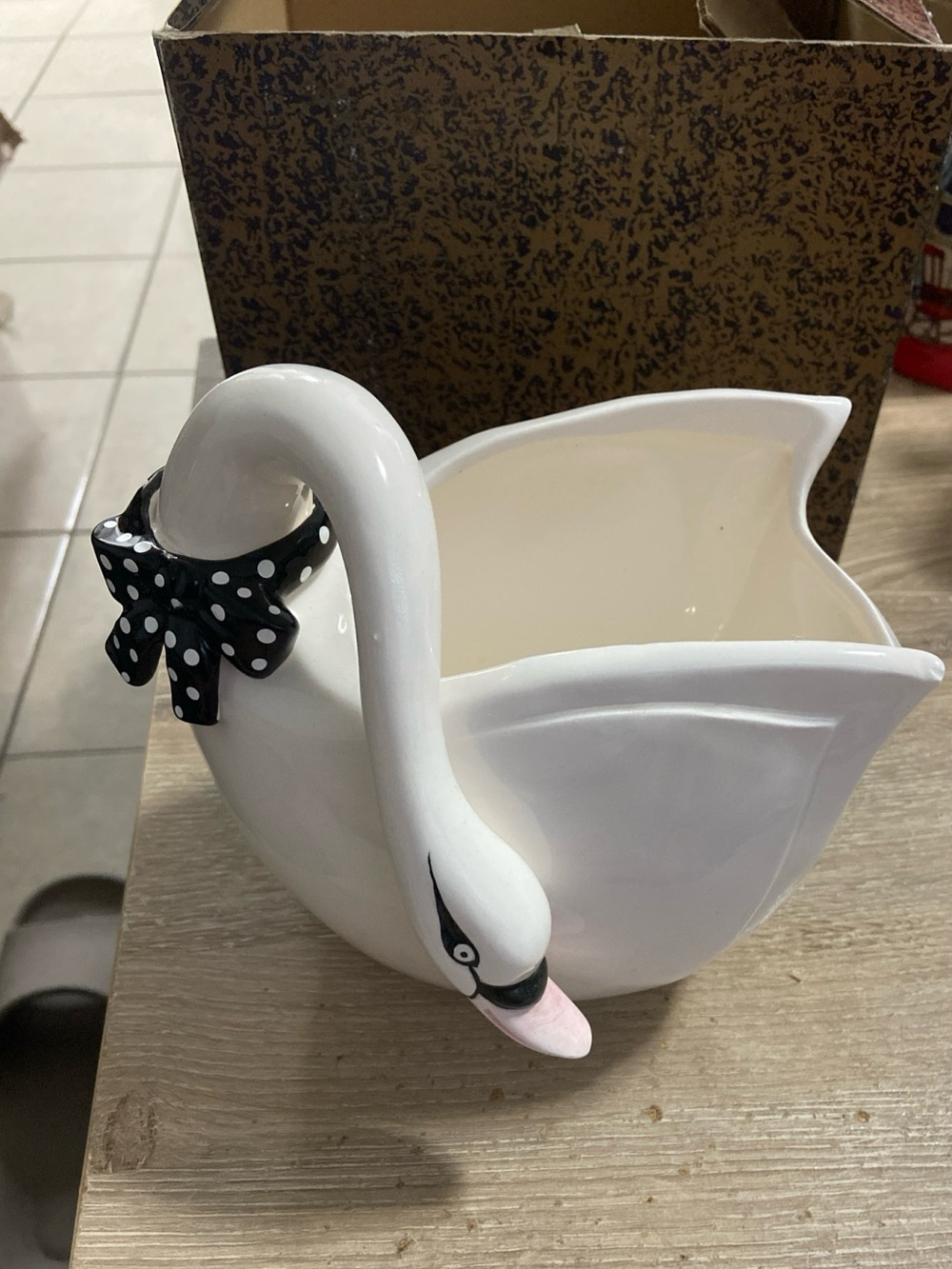 Vintage Elegant White Swan Ceramic Planter with Black Polka Dot Bow
